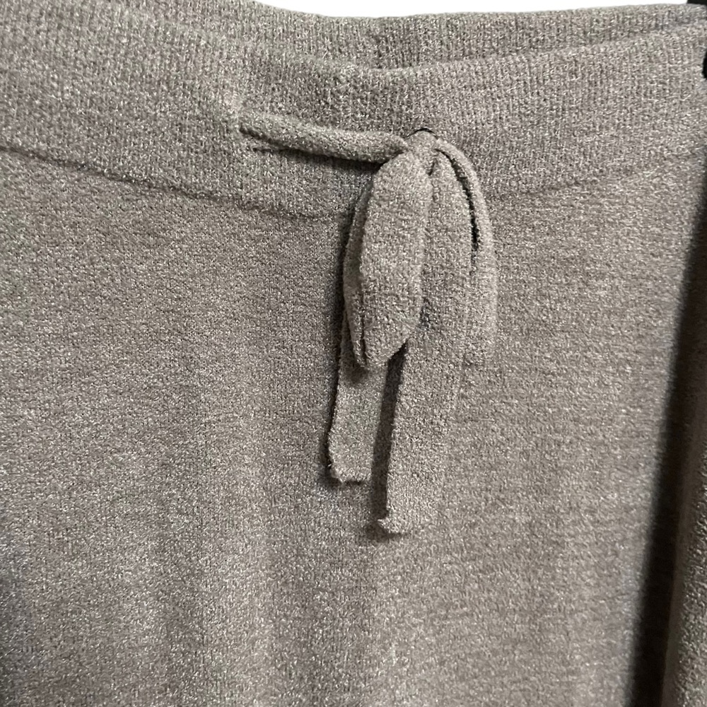 Barefoot Dreams Cozychic Ultra Lite Joggers - Picture 4 of 8